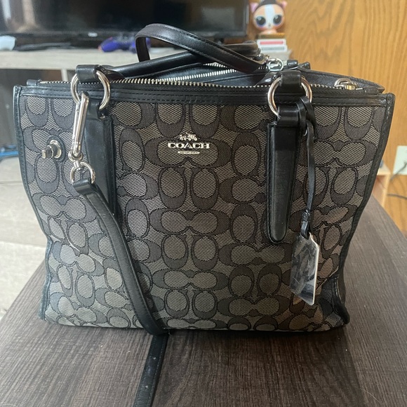 Authentic Coach bag - Picture 1 of 4